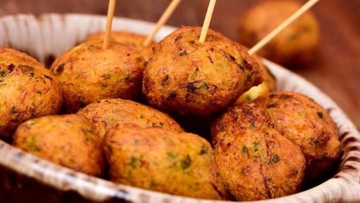 Buñelos de bacalao, receta típica de Cuaresma y Semana Santa
