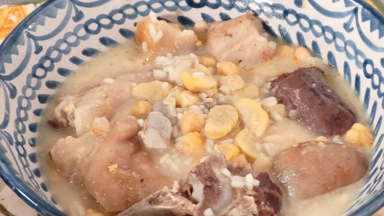 Receta de Olla de San Antón, comida típica de Andalucía
