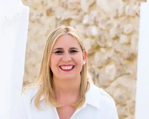 Designada pregonera de la Semana Santa de Cabra 2026 Doña M.ª Ángeles Rebolledo Cuevas